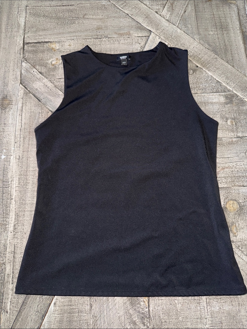Express body contour tank
